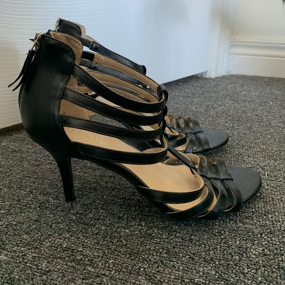 Nine West leather strap heels - Picture 3 of 3